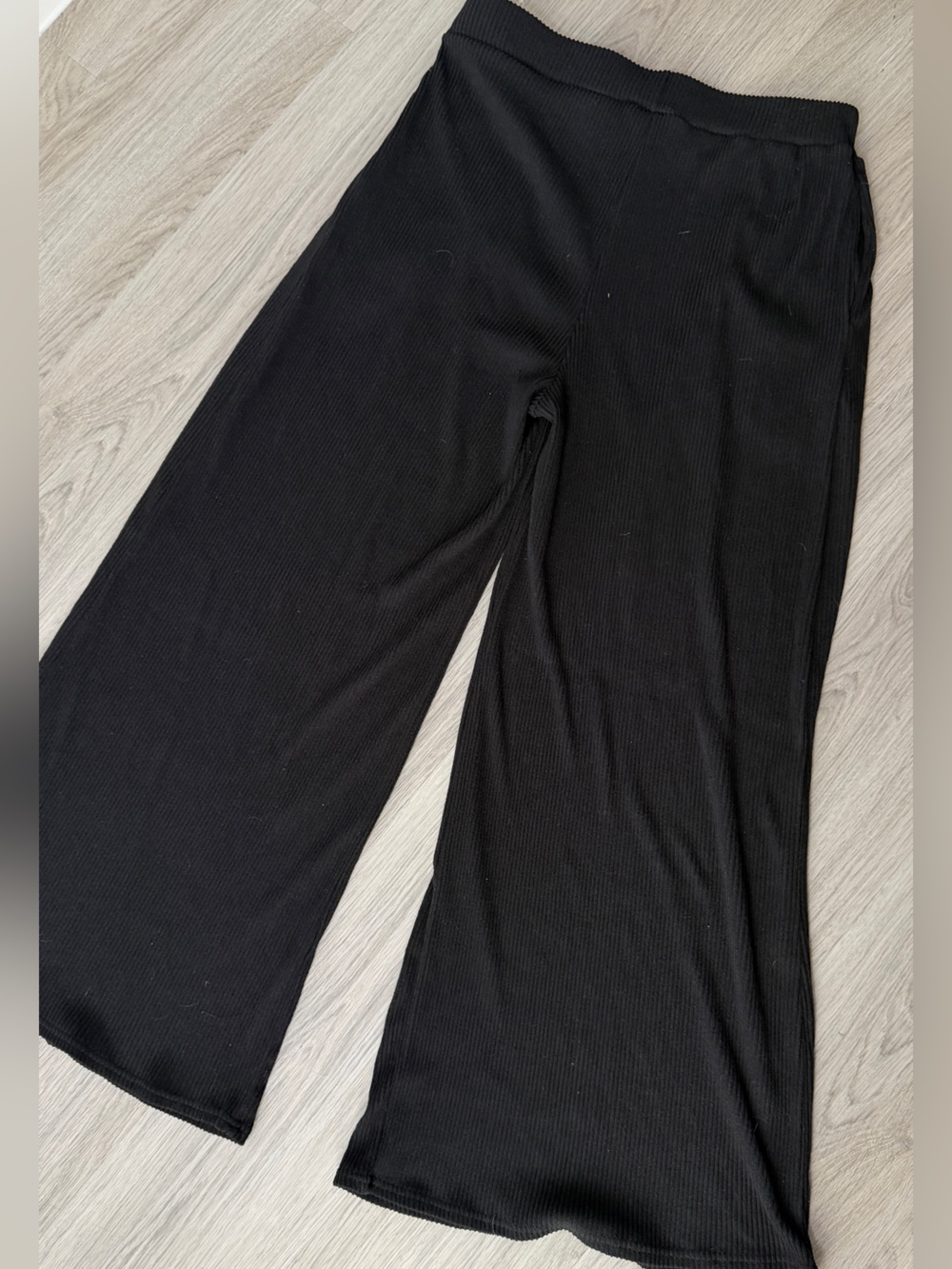Black Wide-Leg Ribbed Knit Pants